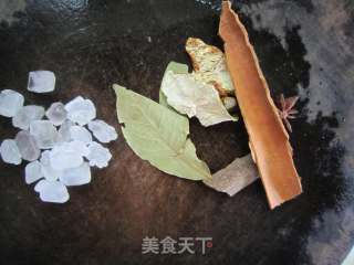 猪手炖花生的做法步骤：2