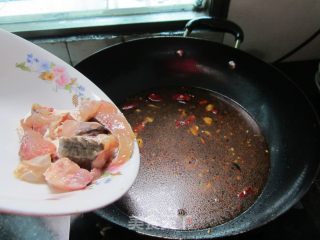 香辣家常粉条鱼的做法步骤：6