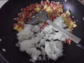 咖喱黑椒蛋炒饭的做法步骤：4