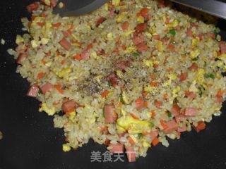 咖喱黑椒蛋炒饭的做法步骤：6