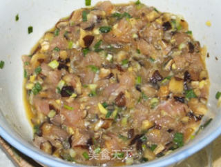外酥里嫩 香菇肉末蛋挞的做法步骤：4