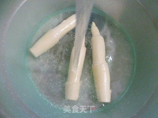 黑木耳茭白烧猪大排的做法步骤：5