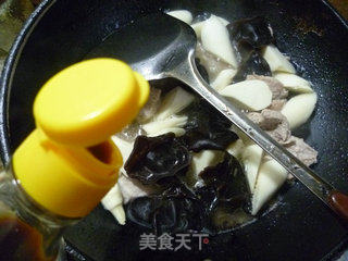黑木耳茭白烧猪大排的做法步骤：13