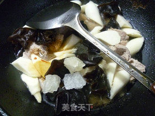 黑木耳茭白烧猪大排的做法步骤：14