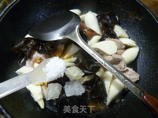 黑木耳茭白烧猪大排的做法步骤：15