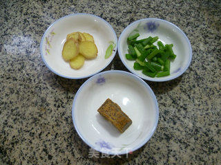 咖喱土豆虾蛄的做法步骤：2