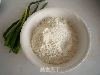 葱油手抓饼的做法步骤：1