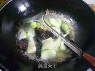 黑木耳炒夜开花的做法步骤：8