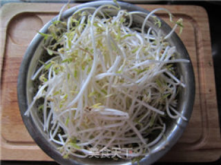 蚝油韭菜豆芽的做法步骤：2