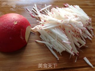 [素炒酸萝卜]------开胃小菜的做法步骤：1
