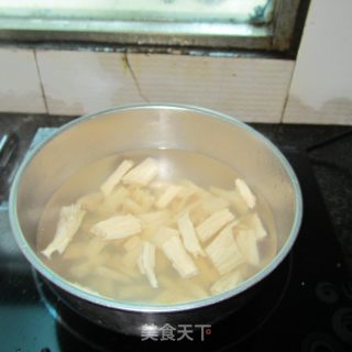 头道菜拌腐竹的做法步骤：3