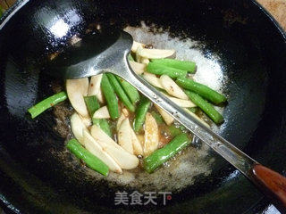 茭白梅豆炒猪肚的做法步骤：11