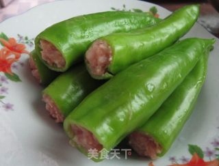 猪肉酿青椒的做法步骤：1