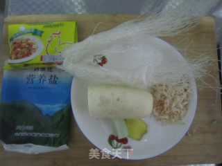 【萝卜炒虾皮】的做法步骤：1