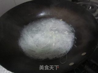 【萝卜炒虾皮】的做法步骤：4