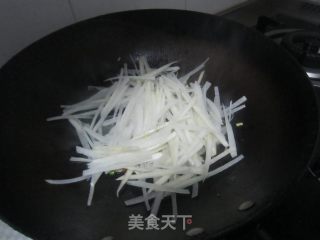 【萝卜炒虾皮】的做法步骤：7
