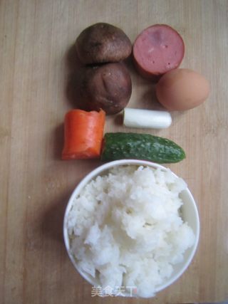 火腿炒饭的做法步骤：1