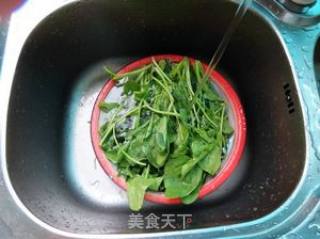 蛋丝拌菠菜的做法步骤：1