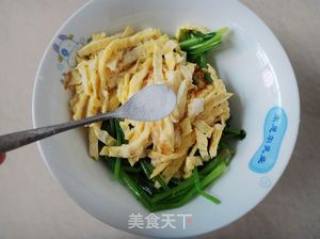 蛋丝拌菠菜的做法步骤：6