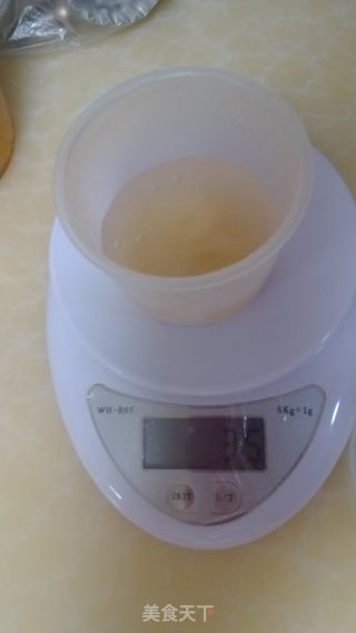 芒果果冻and牛奶蜜豆布丁的做法步骤：2