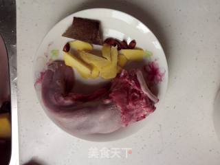 三鲜猪舌头的做法步骤：1