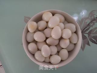 五香鹌鹑蛋的做法步骤：2