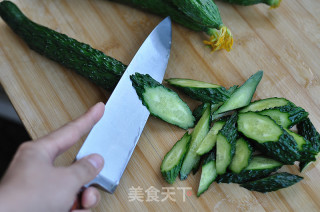 麻辣腌黄瓜的做法步骤：2