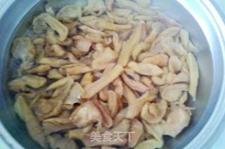 儿时常吃的那道小菜——小炒萝卜干的做法步骤：1