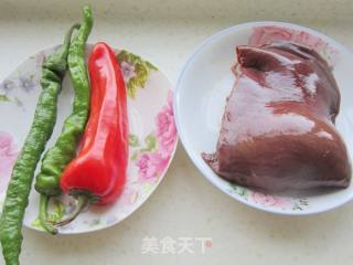 爆炒猪肝的做法步骤：1