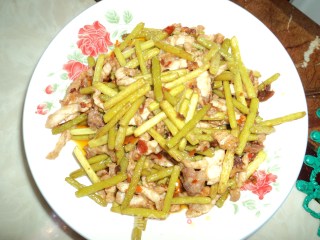 蒜苔炒肉丝的做法步骤：4