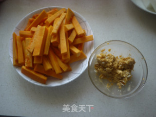 咸蛋南瓜的做法步骤：1