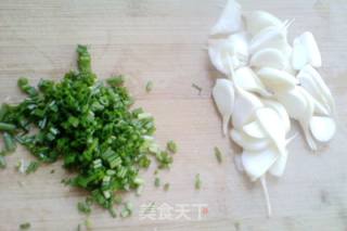 儿童、女性珍品——小虾焖豆腐的做法步骤：2