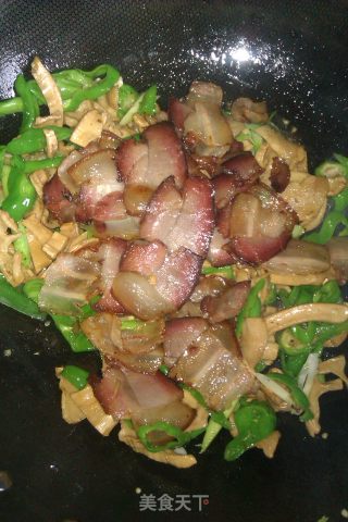 蒜苗炒腊肉的做法步骤：5