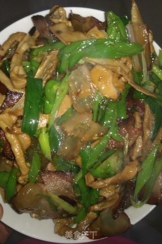 蒜苗炒腊肉的做法步骤：6
