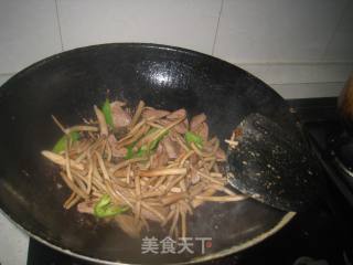 猪肝炒茶树菇的做法步骤：8