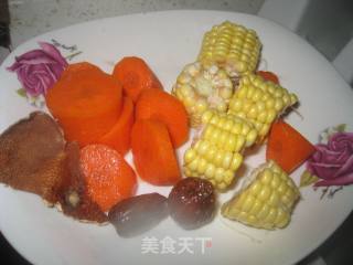黑芝麻鲫鱼汤的做法步骤：2