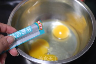 【胡萝卜牛奶鸡蛋饼】——自己做早餐也可以如此简单的做法步骤：3