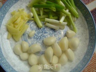 红烧黄花鱼的做法步骤：4