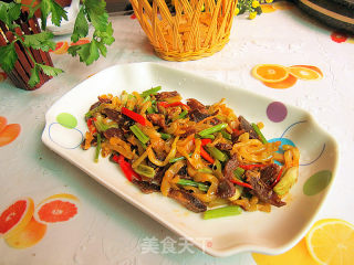 香芹榨菜炒腊肉的做法步骤：7