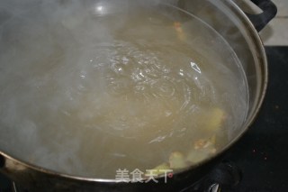 试做泰式火锅(冬阴功汤底）的做法步骤：2