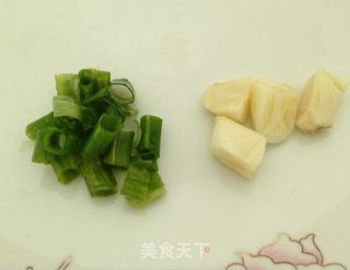 蒜香醋溜小白菜的做法步骤：2