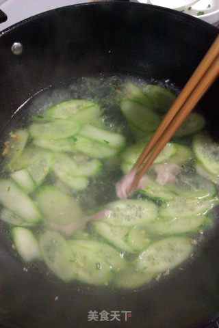 黄瓜肉片汤的做法步骤：3