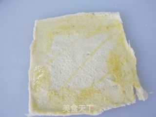 剩土司变桌上肴の【芝心土司鱼卷】的做法步骤：8
