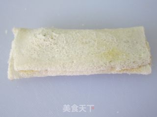 剩土司变桌上肴の【芝心土司鱼卷】的做法步骤：13