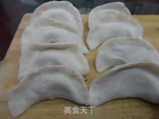 【猪肉芹菜水饺】的做法步骤：8