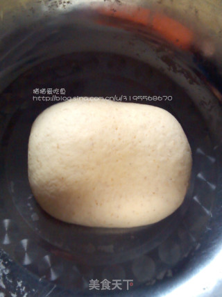 酥脆------〖虾仁韭菜盒子〗的做法步骤：4