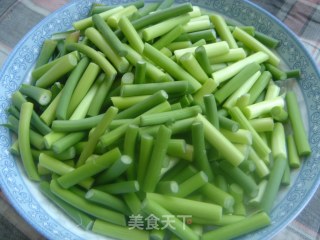 里脊丝炒蒜苔的做法步骤：3