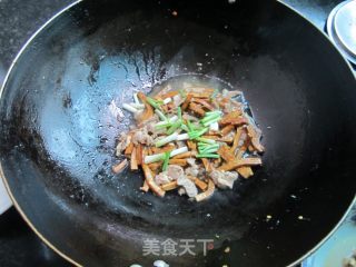 葱香瘦肉豆腐丝的做法步骤：8