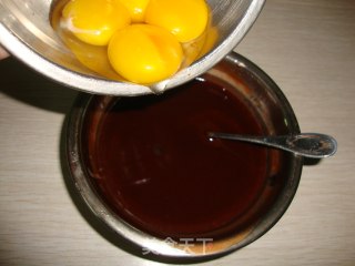 巧克力岩浆蛋糕的做法步骤：5