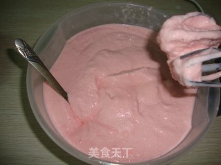 简单版草莓冰淇淋的做法步骤：2